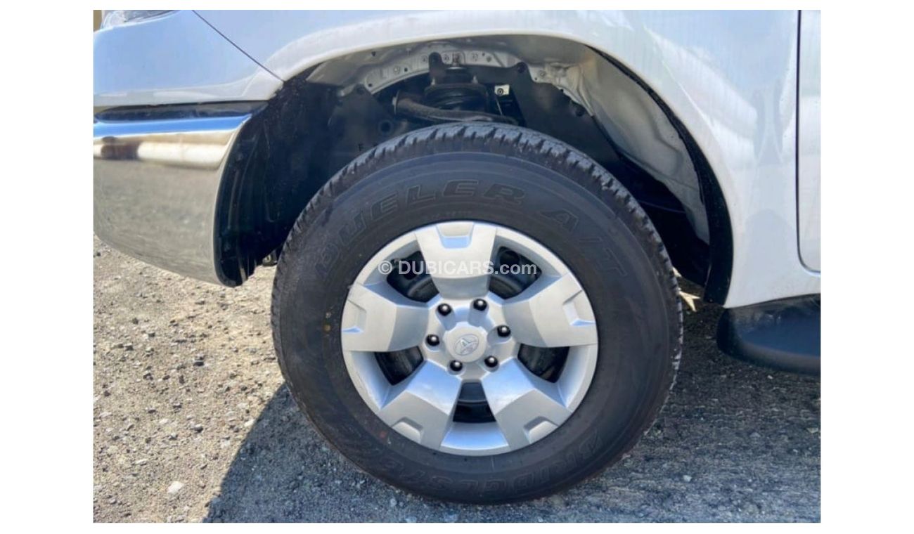 Toyota Hilux MID OPTIONS 2.4L DIESEL A/T 4WD