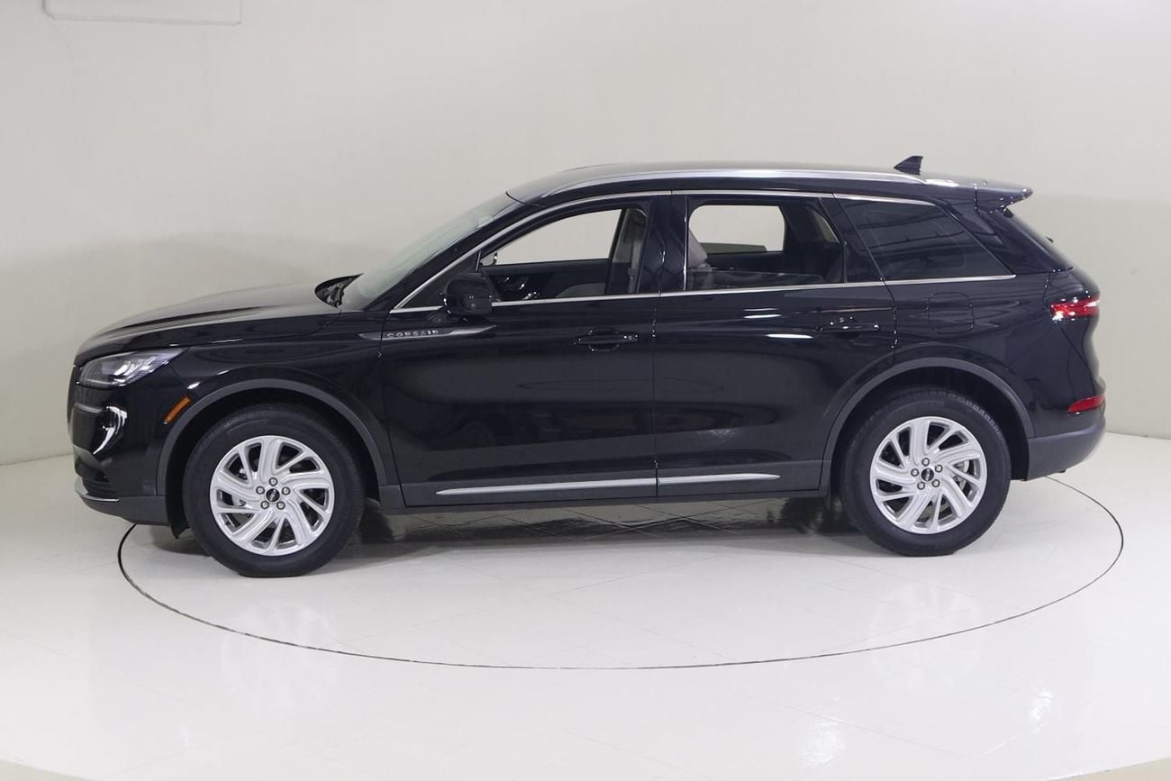 لينكولن كورساير COR121 / FREE Insurance + Registration / AL TAYER MOTORS/ AL QOUZ SHOWROOM