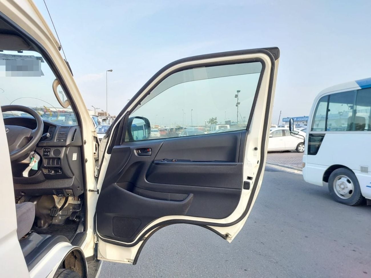 Toyota Hiace TOYOTA HIACE VAN RHD 2015 MODEL 3.0 L DIESEL AUTOMATIC(PM015396)