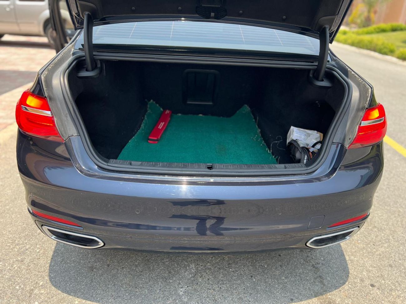 BMW 750i 7 SERIES | X-DRIVE | FULL OPTION | BLUE EXTERIOR COLOR | REAR VIEW CAMERA | ELECTRIC SEAT | SUNROOF