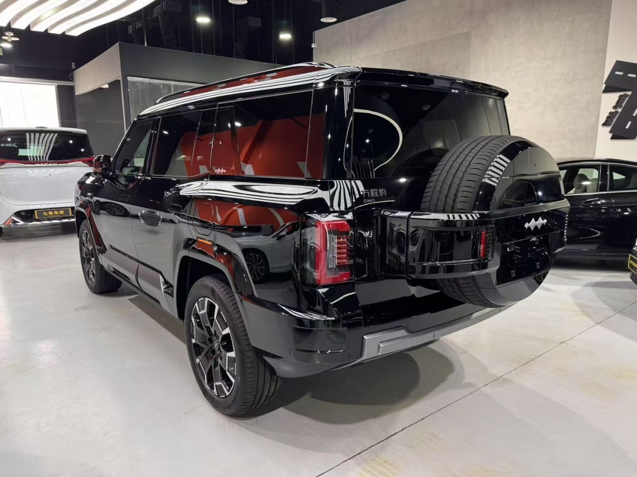 بي واي دي ليوبارد 8 Smart and Brave Flagship Edition (6 Seats)