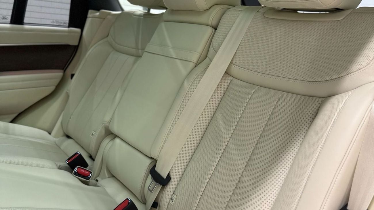 Land Rover Range Rover HSE P530 4.4L | V8 | GCC Specs | Warranty & Service Contract Until 2027
