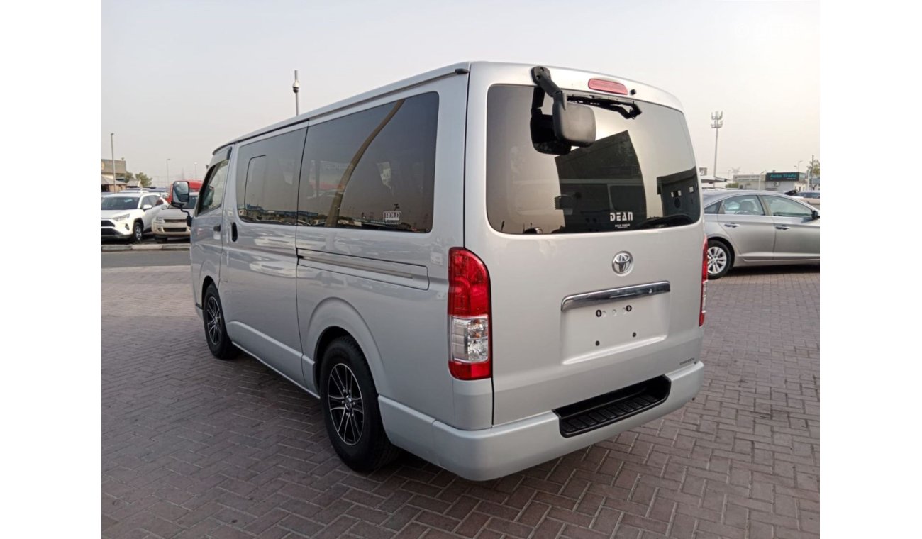 تويوتا هاياس TOYOTA HIACE VAN RIGHT HAND DRIVE (PM1558)