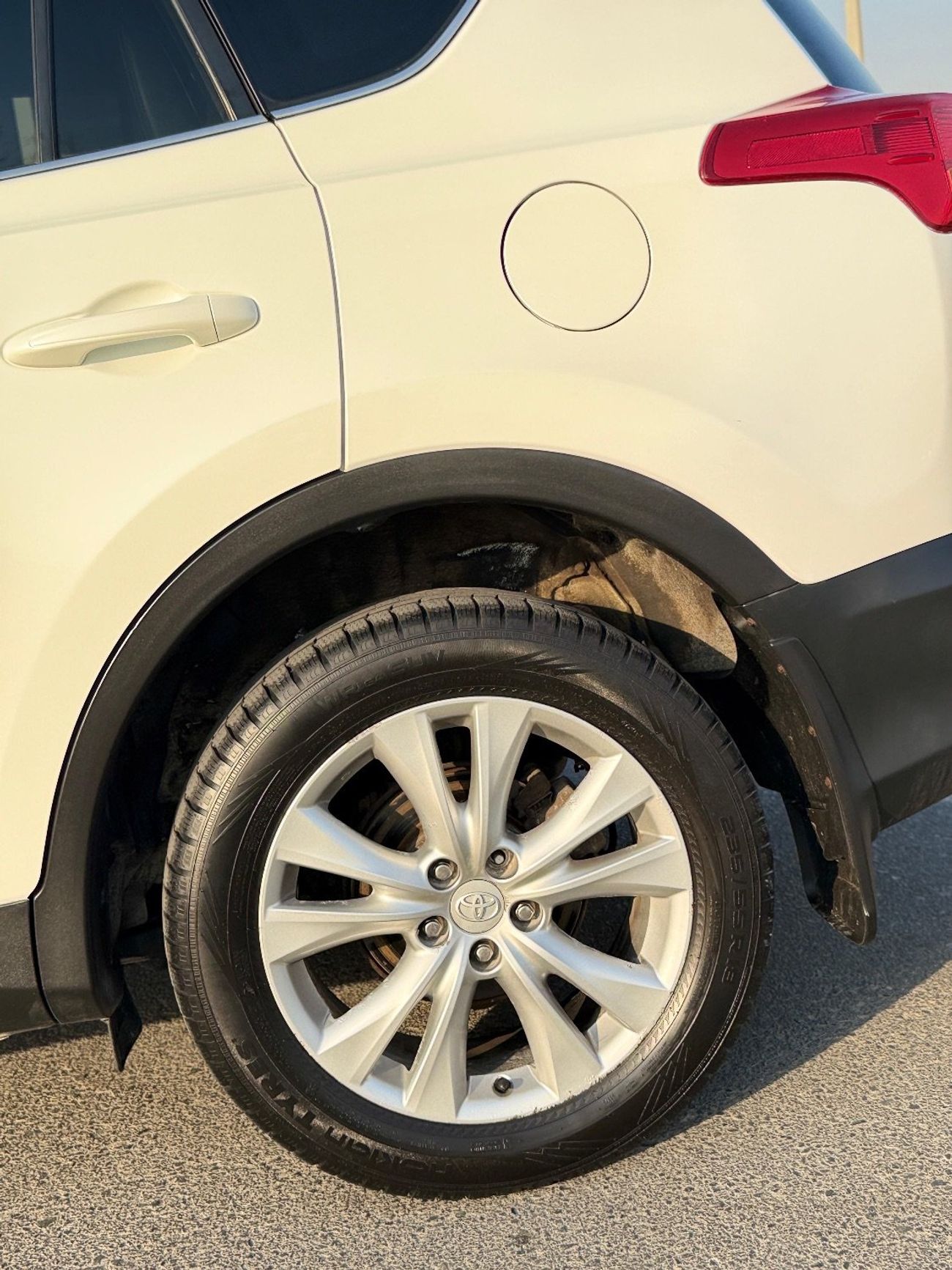 Toyota RAV4 limited Full Option sunroof, leather