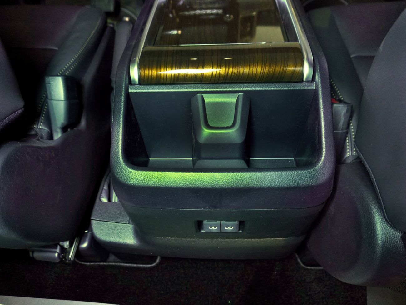 Toyota Granvia 3351 | Brand New I Toyota Granvia Premium | 2026 | 3 Years Agency Warranty & Service Contract