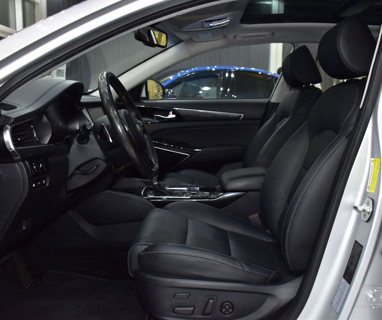 كيا كادنزا EXCELLENT DEAL for our KIA Cadenza V6 ( 2017 Model ) in Silver Color GCC Specs