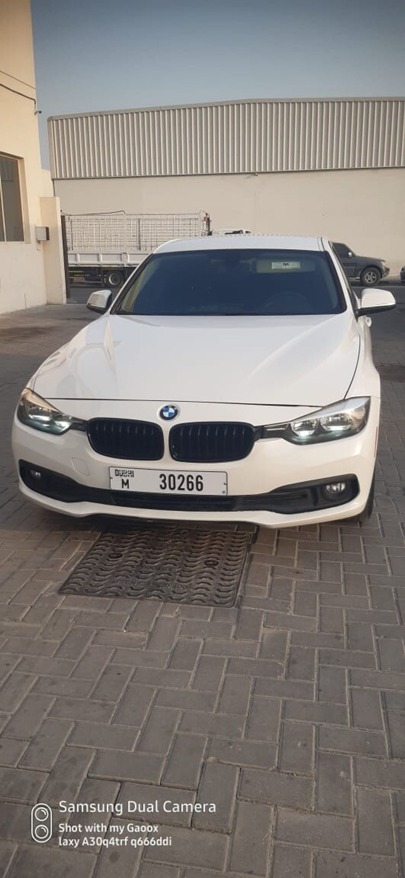 BMW 320i Exclusive 2.0L