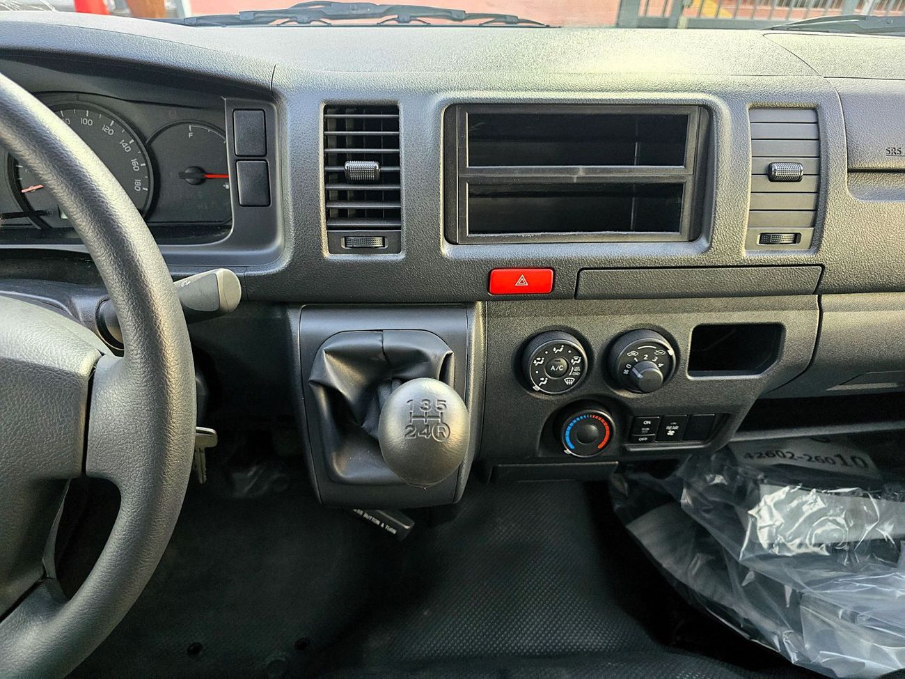 تويوتا هاياس Toyota hiace Cargo std  2.5l diesel M/T 2025 model