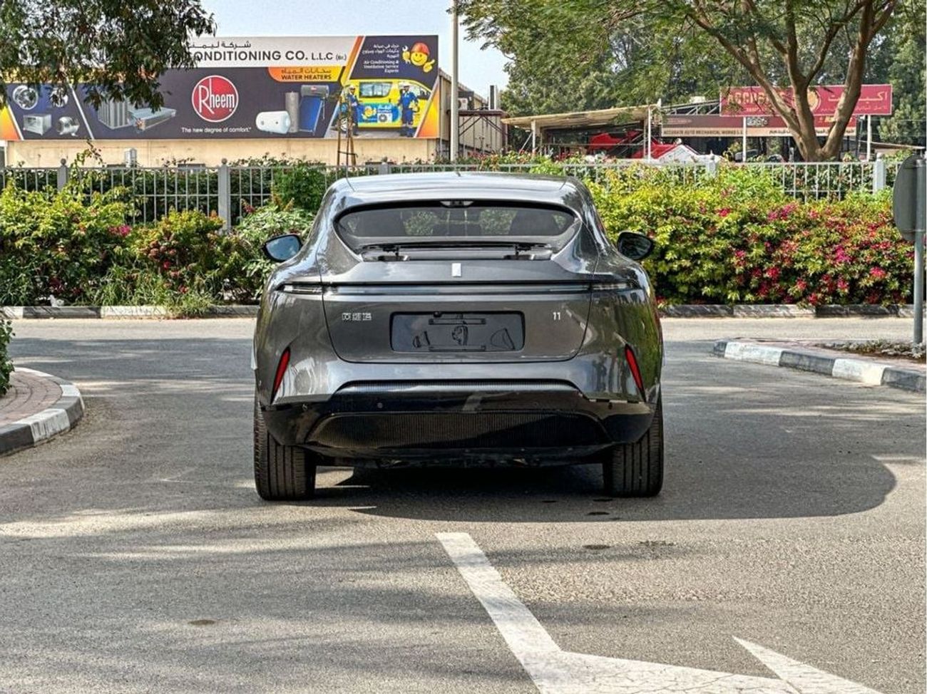 Avatr 11 AVATR 11 DUAL MOTORS / 572 HP / RANGE (580 KM) / WARRANTY & SERVICE