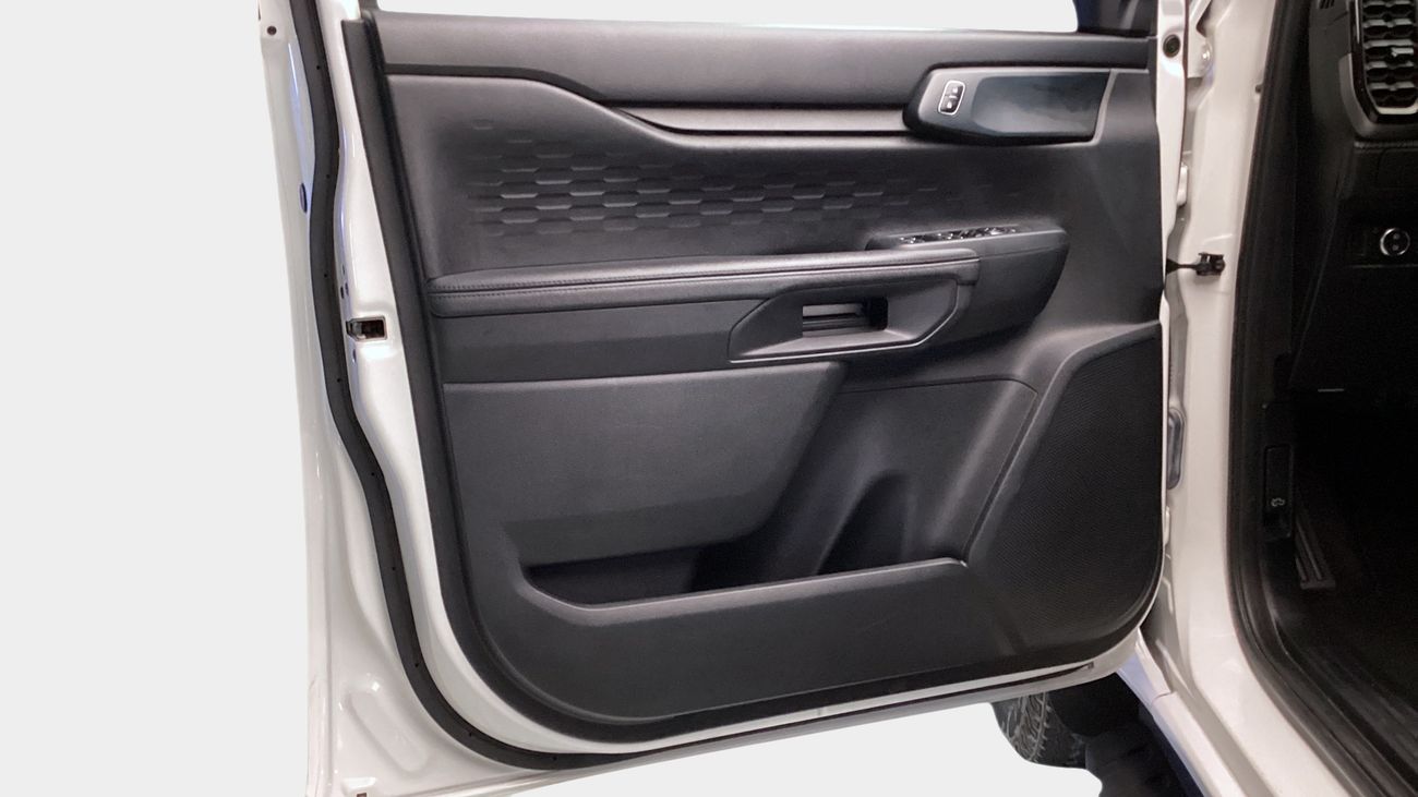 فورد ايفرست 2.3 XLS 4WD AUTO CLOTH OFF ROAD 18ALW | شامل الضمان | 0 ﺪﻔﻋﺓ ﺃﻮﻟﻯ