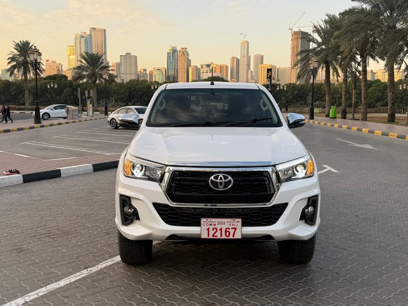 تويوتا هيلوكس SR Right Hand Drive