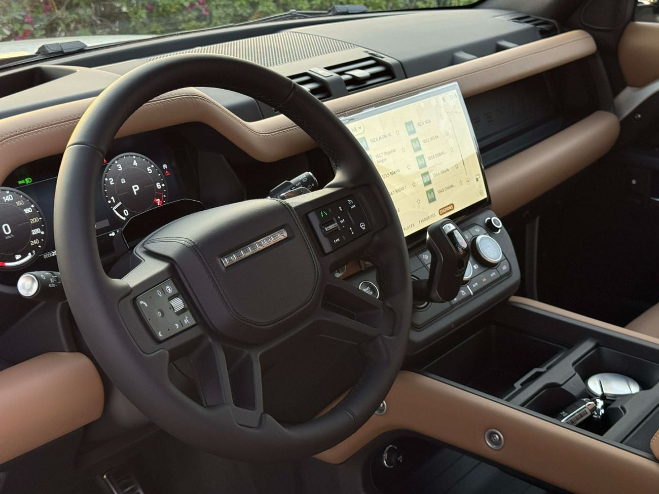 لاند روفر ديفندر **2026**GCC SPEC P525 UNDER WARRANTY AND SERVICE