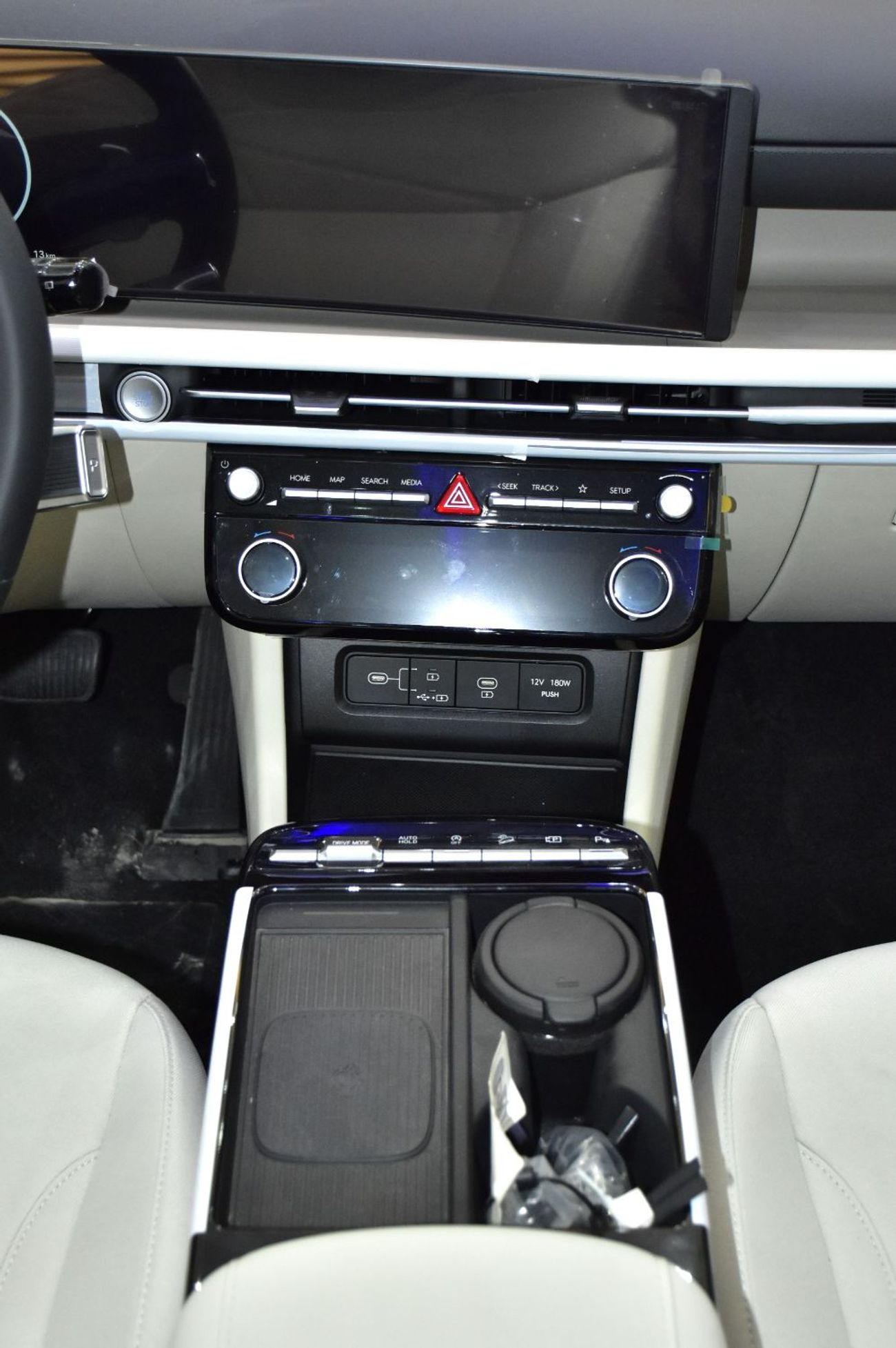 هيونداي توسون EXCELLENT DEAL for our Hyundai Tucson 1.6L Turbo ( 2025 Model ) in White Color European Specs