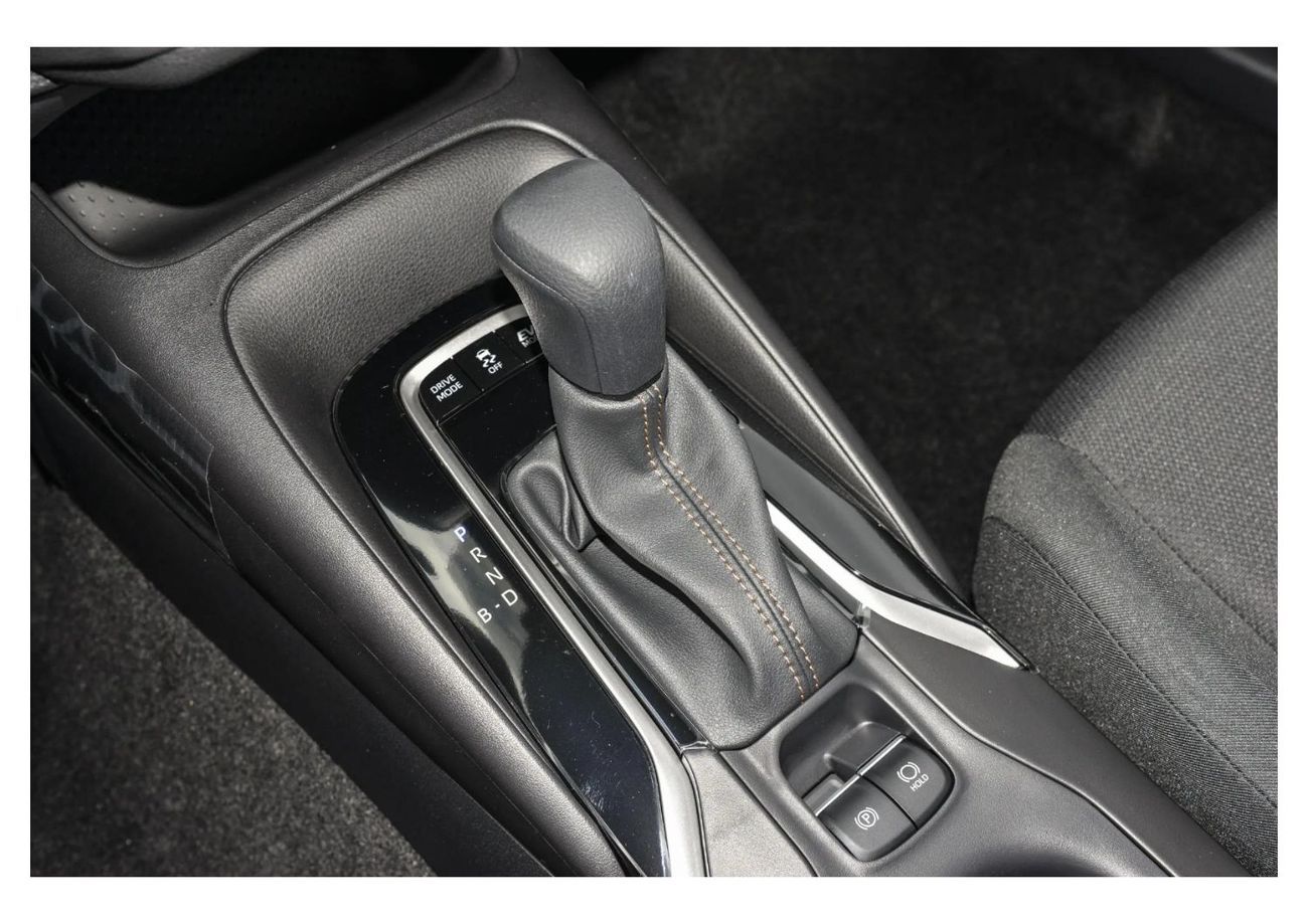 تويوتا ليفين LUXUARY