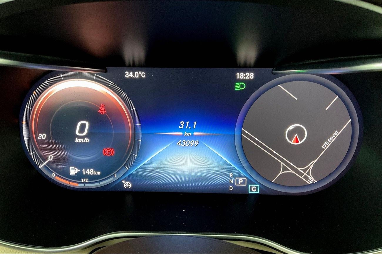 Mercedes-Benz C 200 Premium + (AMG Line)