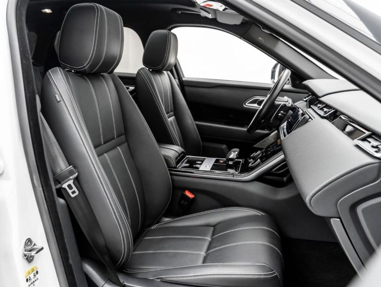 Land Rover Range Rover Velar P250 R-Dynamic 2.0L 2021 Range Rover Velar P250 R-Dynamic SE,  Al Tayer Warranty  Service Contract,