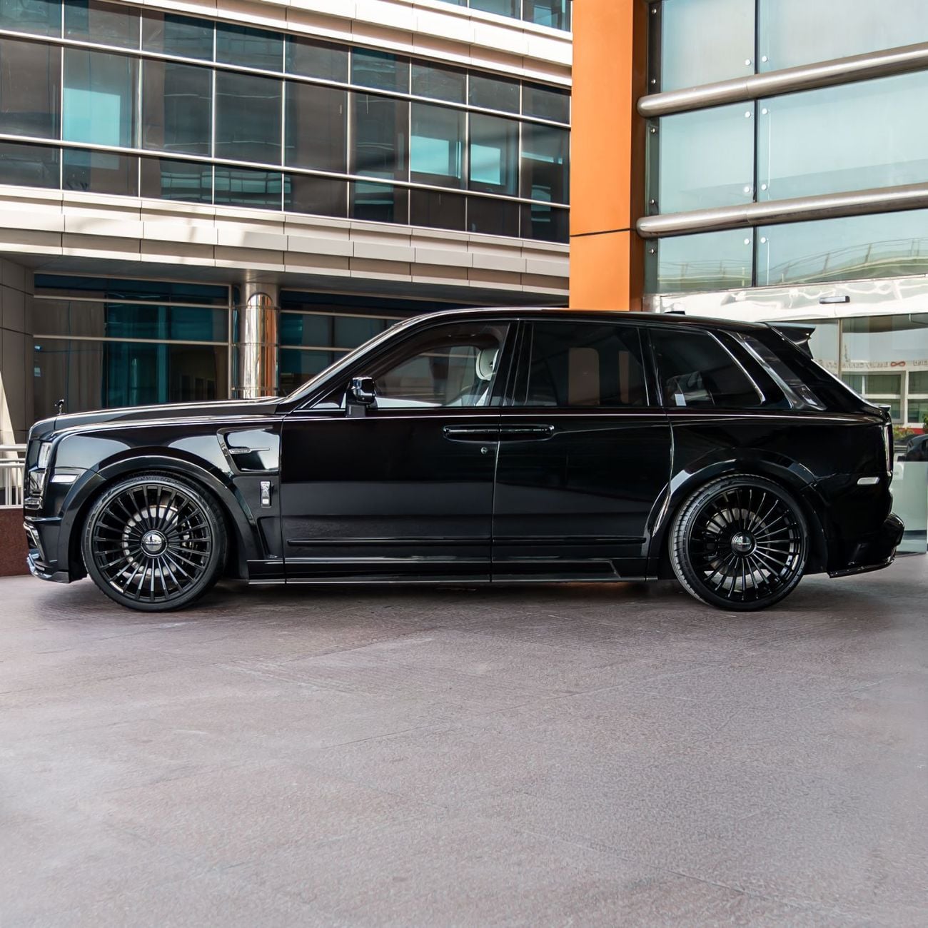 Rolls Royce Cullinan BLACK BADGE
