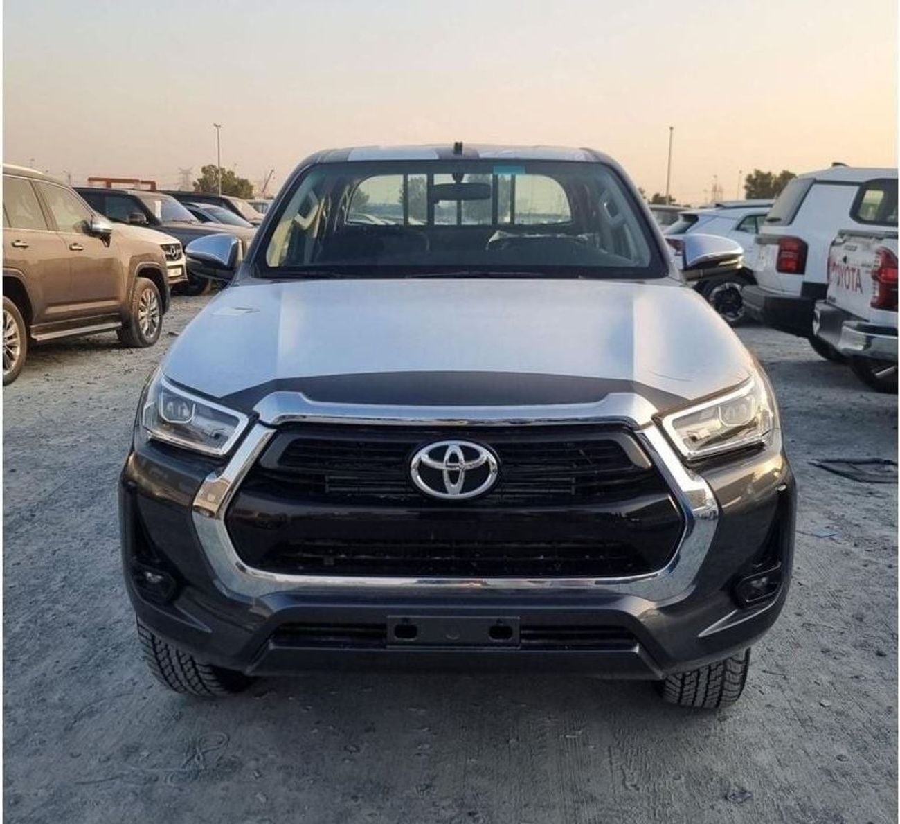 تويوتا هيلوكس SGLX TOYOTA HILUX 2.4 DSL 4x4 DOUBLE CABIN AUTOMATIC PUSH START WIDE BODY