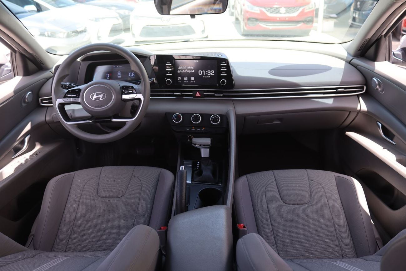Hyundai Elantra Smart 1.6L Hyundai Elantra 2024 - GCC - Accident-Free - 1.6L - Excellent Condition Inside and Out