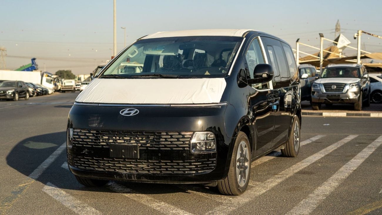 هيونداي ستاريا Premium 11-Seater Mid Option Panoramic Roof 2025YM