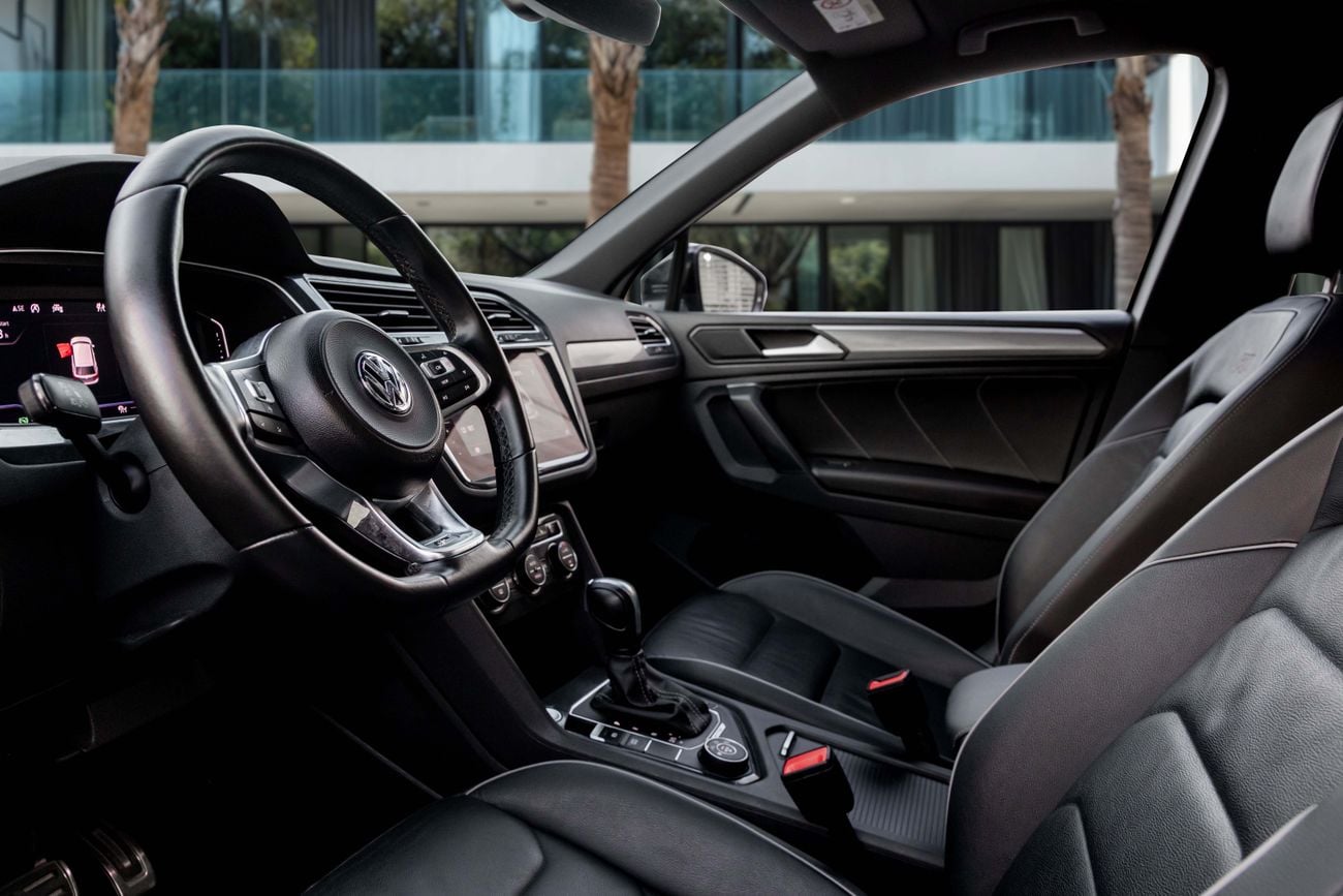 Volkswagen Tiguan Tiguan R-Line | 1,567 P.M | 0% Downpayment | FULL AGENCY HISTORY!