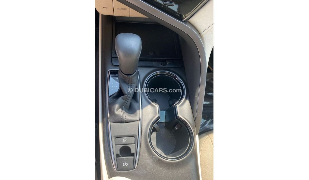 Toyota Camry TOYOTA CAMRY 2.5L PETROL SEDAN FWD MODEL 2021 WHITE COLOR