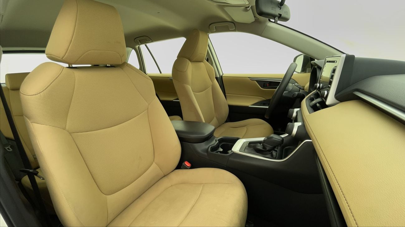 تويوتا راف ٤ EX 2.5 | بدون دفعة مقدمة | اختبار القيادة في المنزل