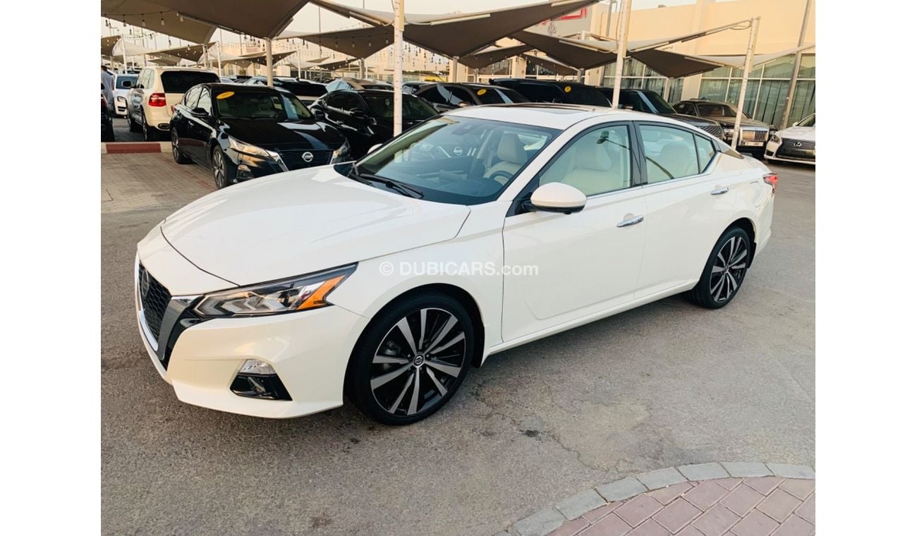 Used Nissan Altima SL 2021 for sale in Sharjah - 651204