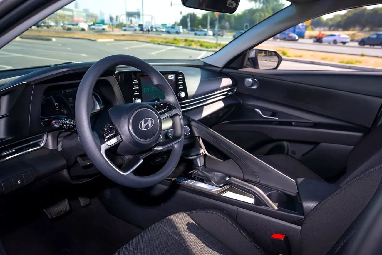 Hyundai Elantra COMFORT GCC spec