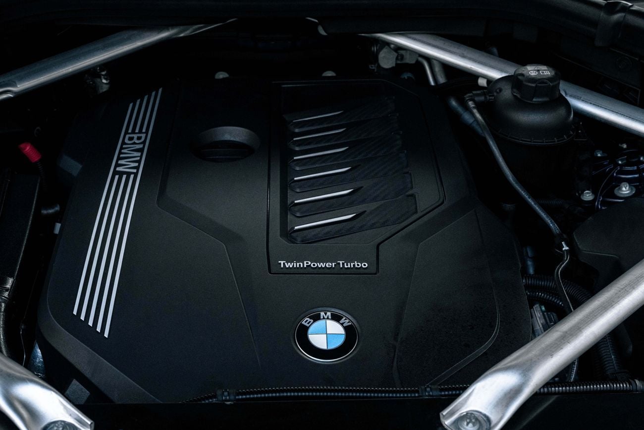 BMW X6 xDrive40i M Sport 4,544 P.M |  X6 xDrive40i M Sport | 0% Downpayment | BMW SERVICE HISTORY