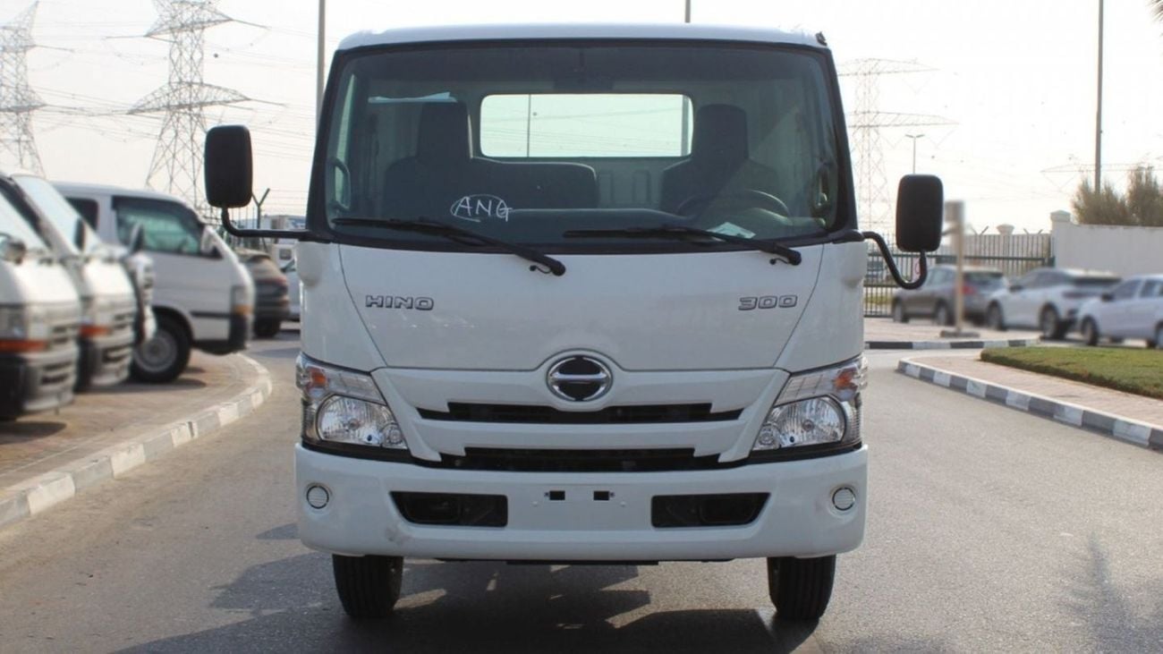 Hino 300 XZU 710L 6.5 TON 300S WIDE CAB 4X2