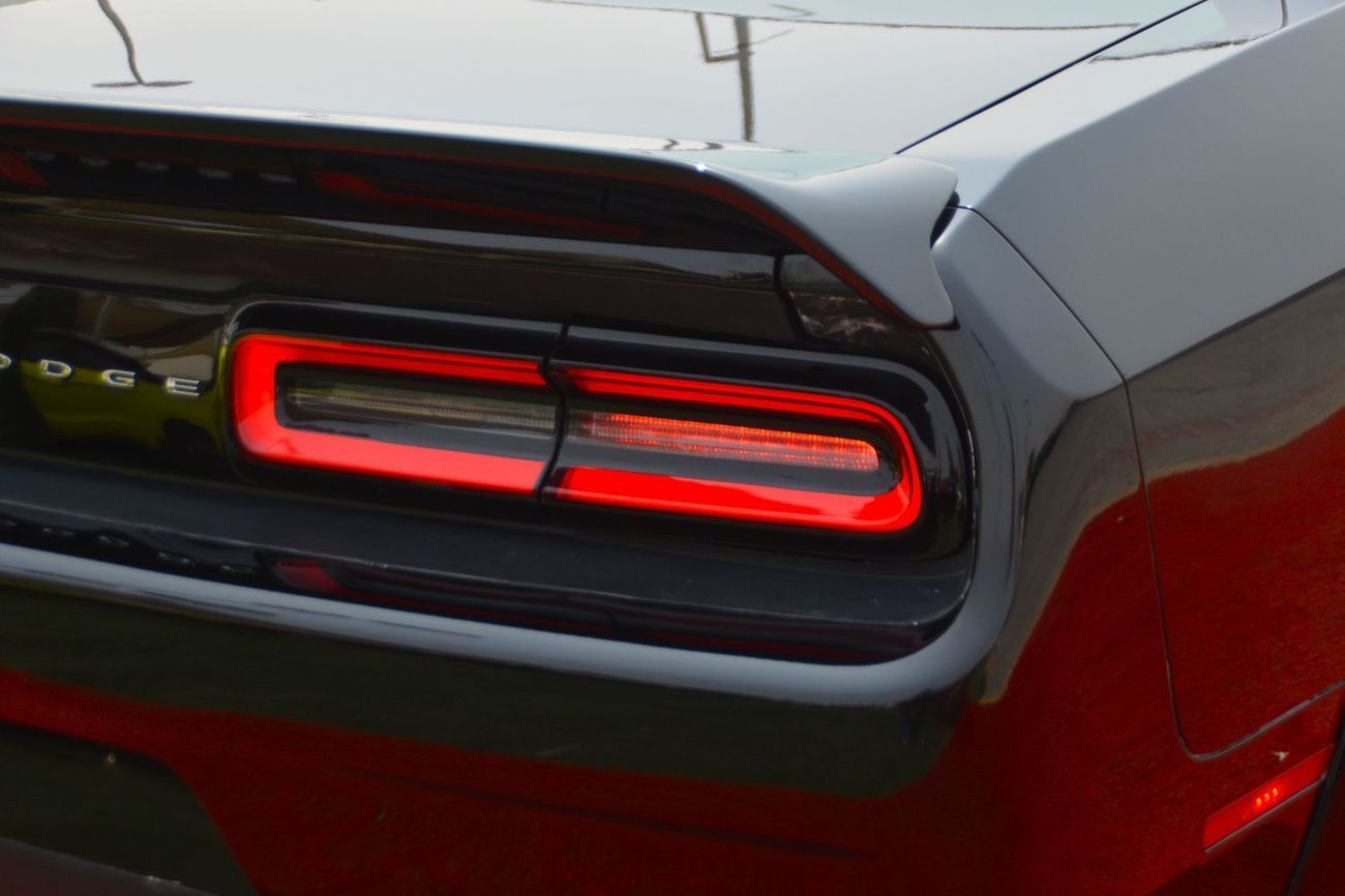 Dodge Challenger SRT HELLCAT REDEYE WIDEBODY GT 3.6L DOUBLE COLOR BLACK & WHITE