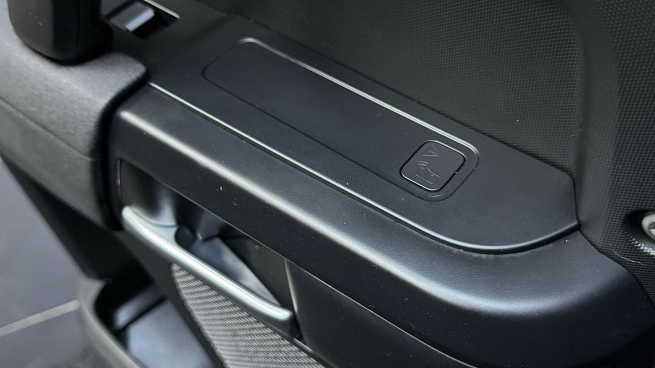 Land Rover Defender DIESEL ,RIGHT HAND DRIVE