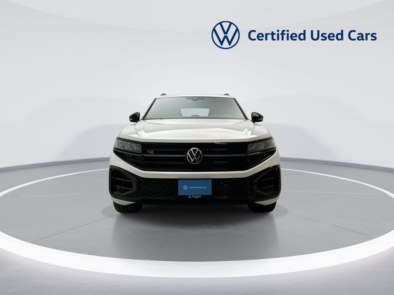 فولكس واجن طوارق Touareg R-Line + (Ref#00130) - 42,100 AED SAVINGS from New Car