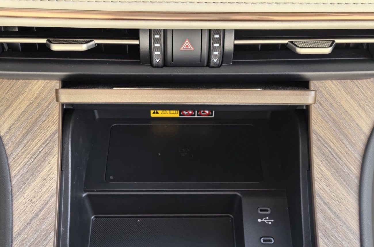 Lexus LM 350h 2025 LEXUS LM350h 2.5L HYBRID FULL OPTION