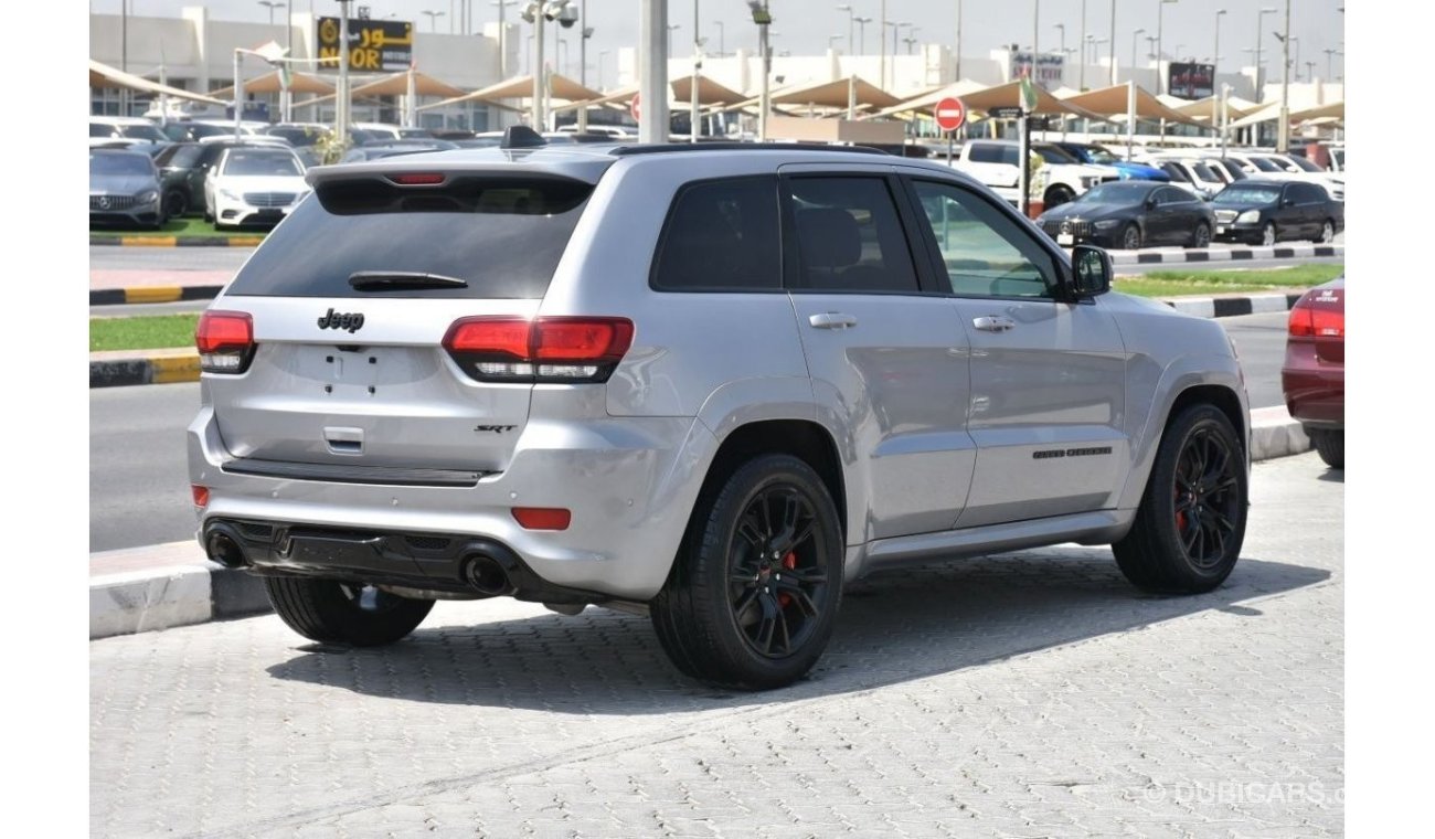 جيب شيروكي SRT ( CLEAN CAR WITH WARRANTY )