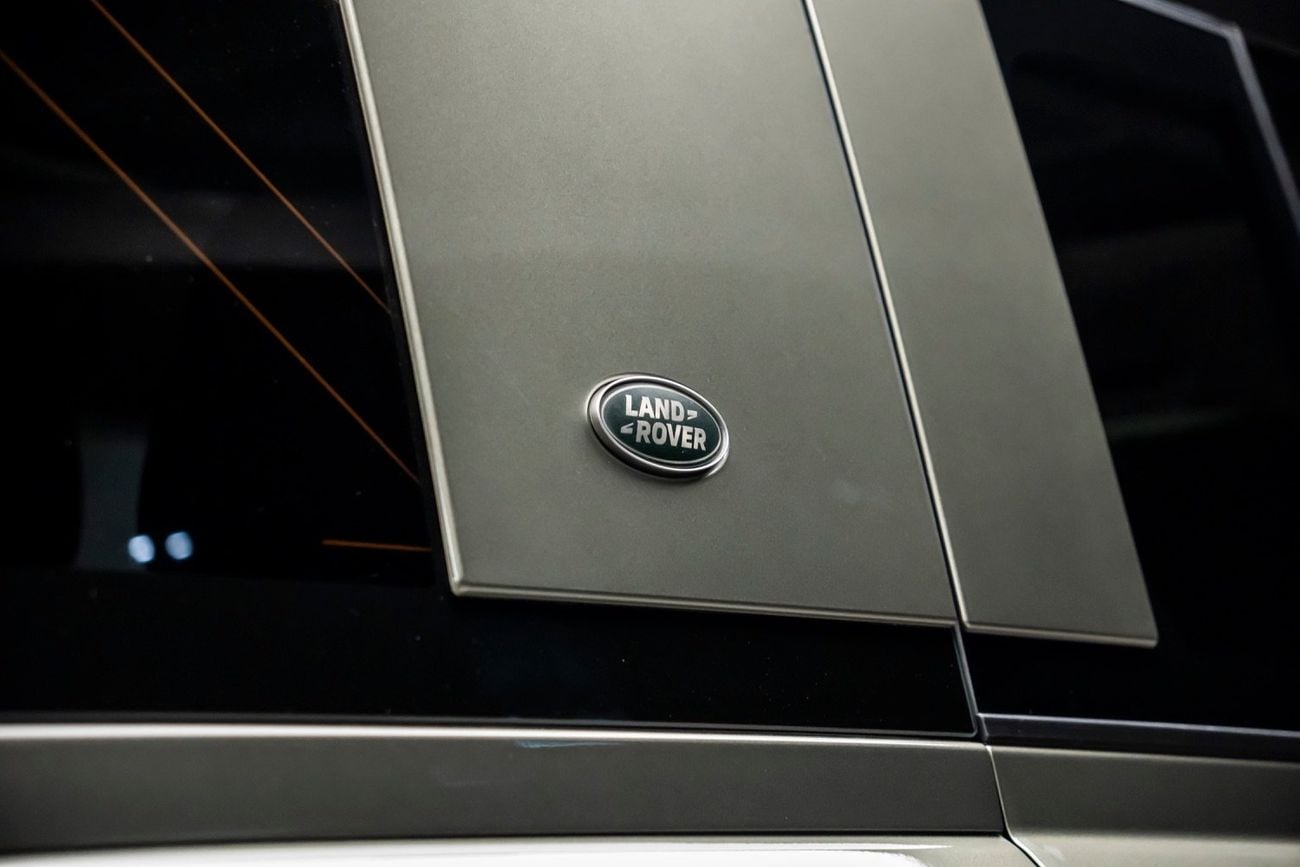 Land Rover Defender P300 110 SE 2.0L (5 Seater)