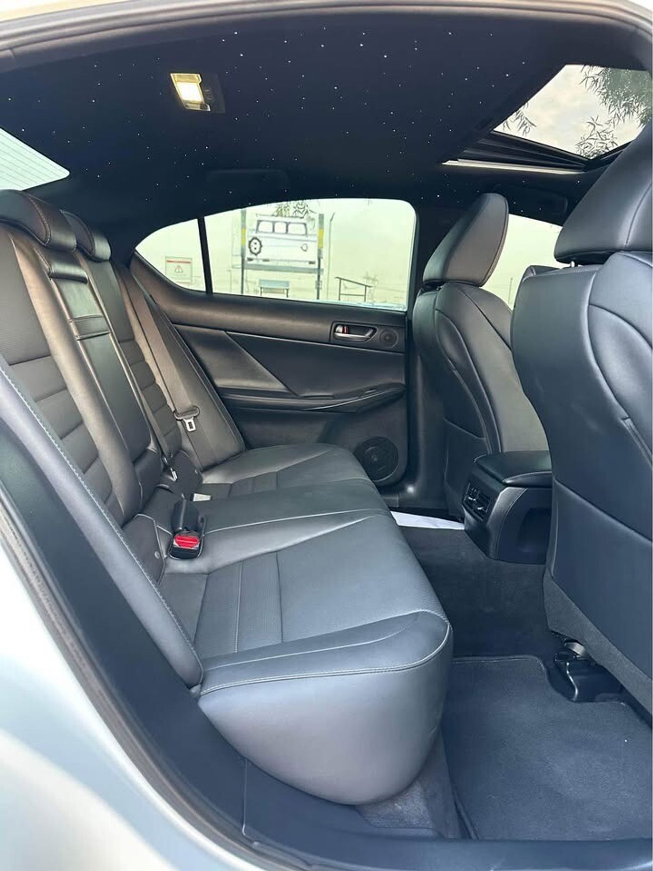 لكزس IS 350 F Sport 3.5L (311 HP)