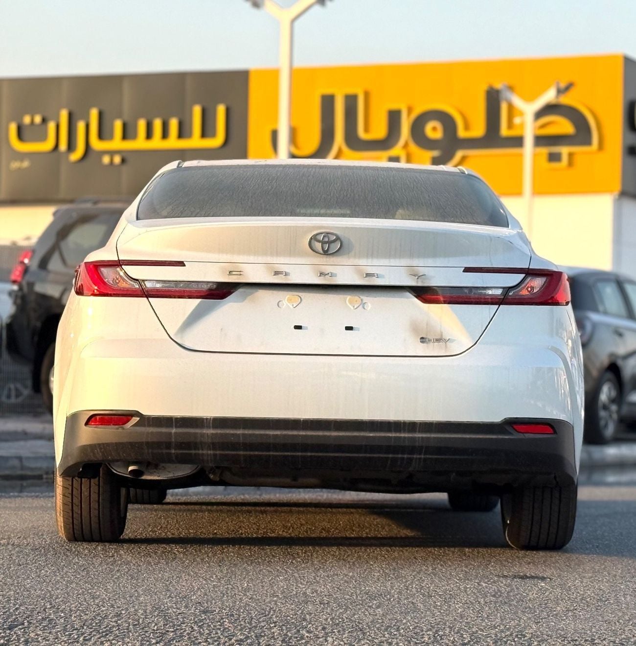 تويوتا كامري XLE 2.5L Hybrid