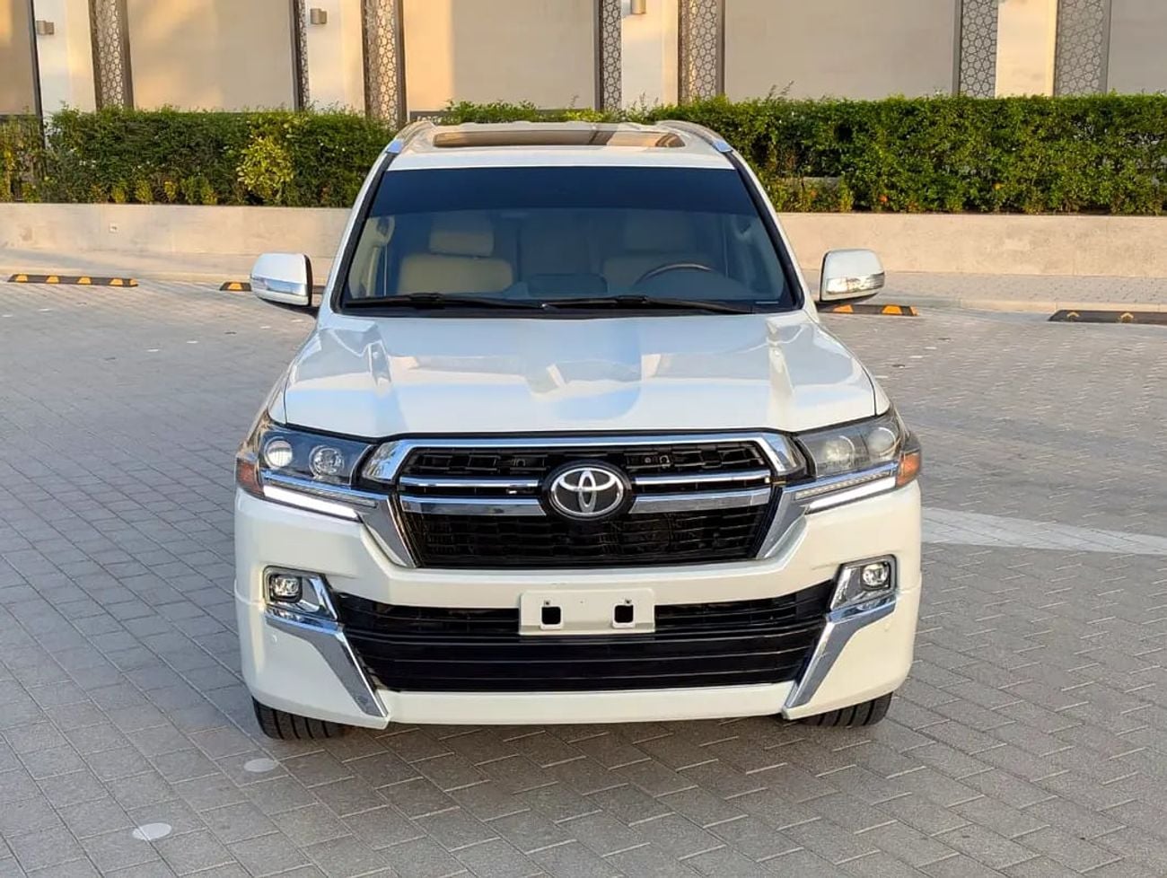 تويوتا لاند كروزر GXR Top Full Option | GCC Specs | V8 4.6L