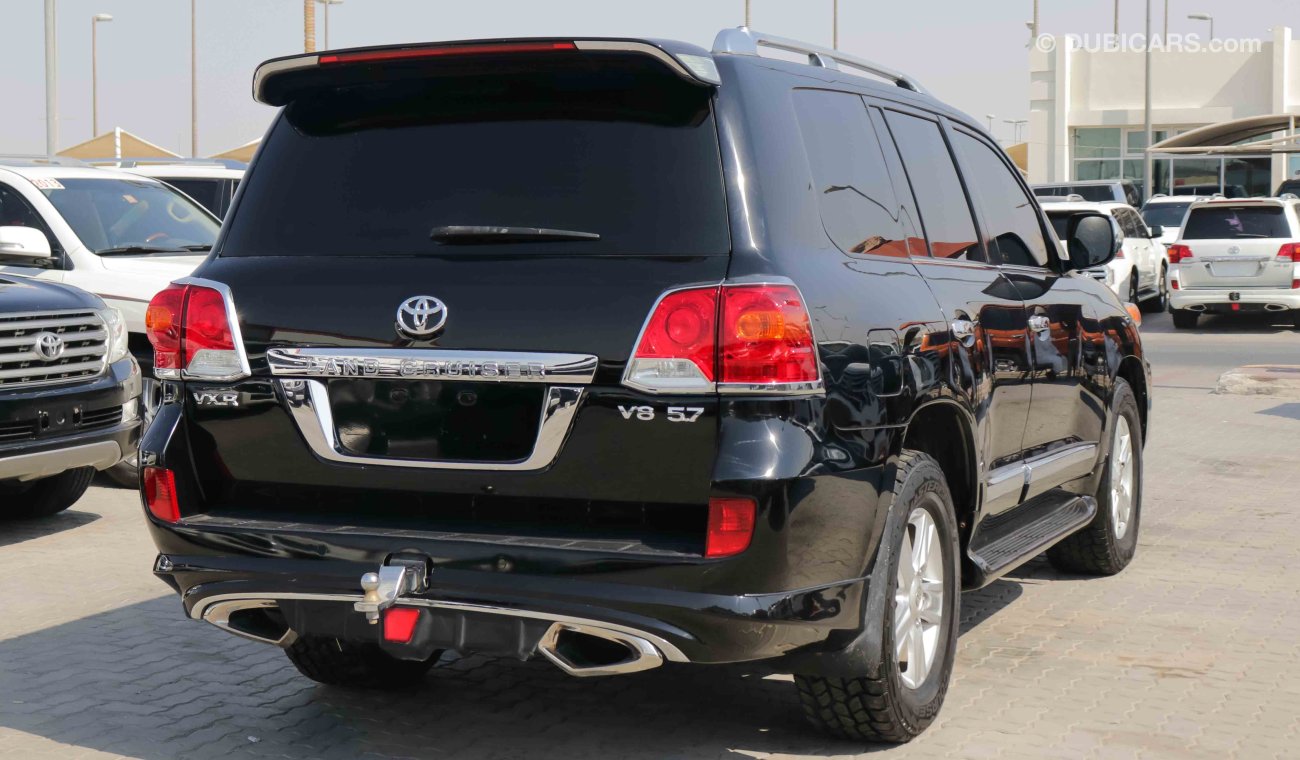 Toyota Land Cruiser 5.7