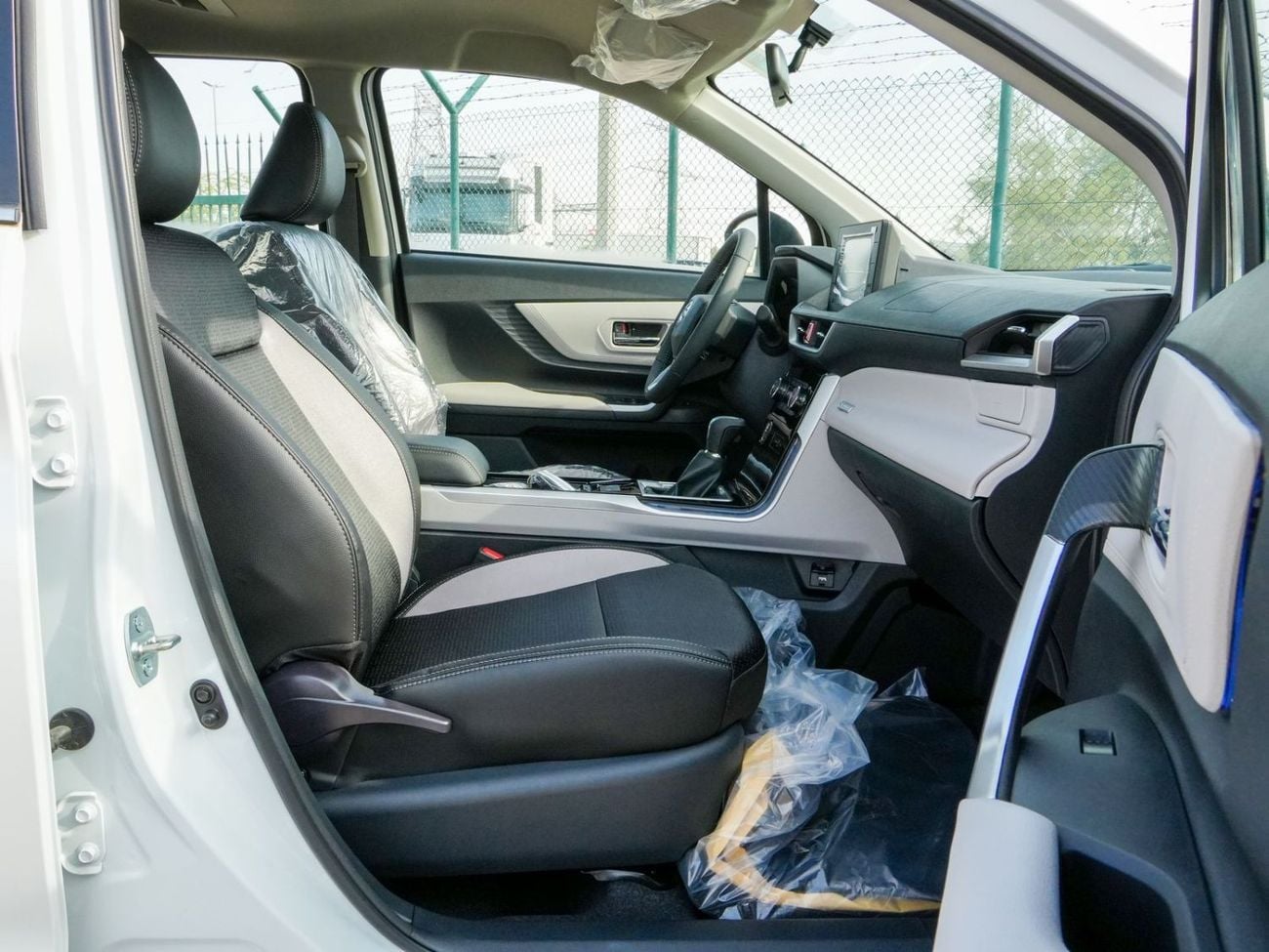 Toyota Veloz 2025 TOYOTA VELOZ 1.5L GCC BRAND NEW 0KM