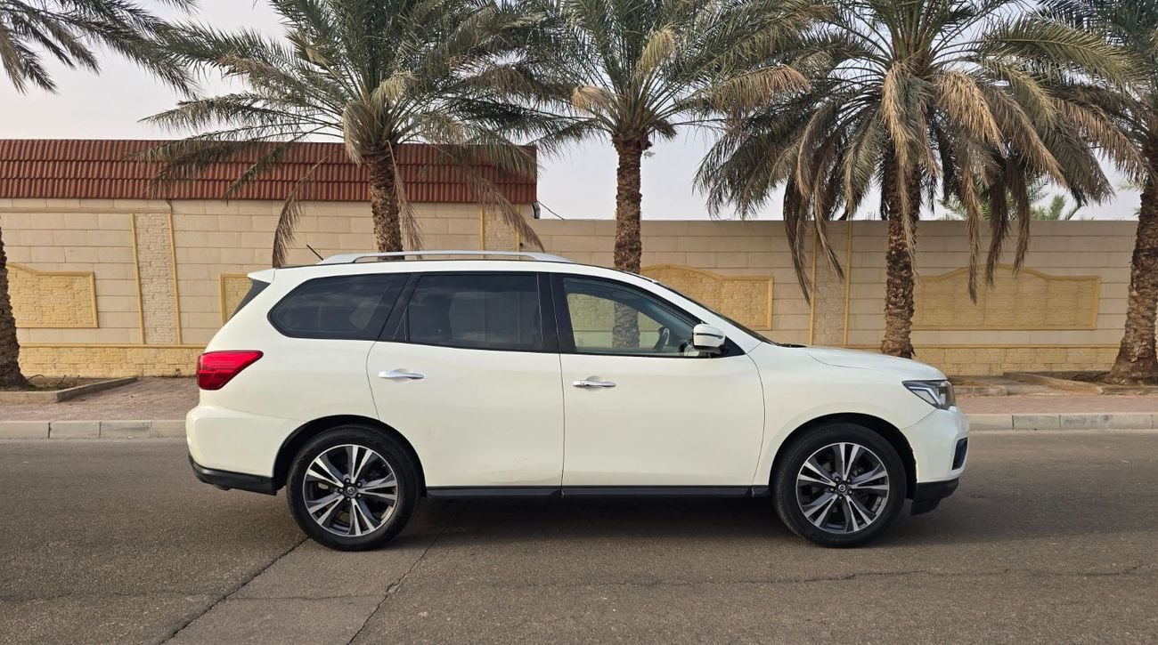 Nissan Pathfinder S 3.5L (271 HP)