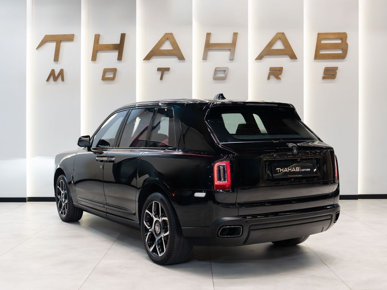 Rolls-Royce Cullinan - 2022 | BLACK BADGE | RED INTERIOR | GCC | FULL OPTION | PERFECT CONDITION