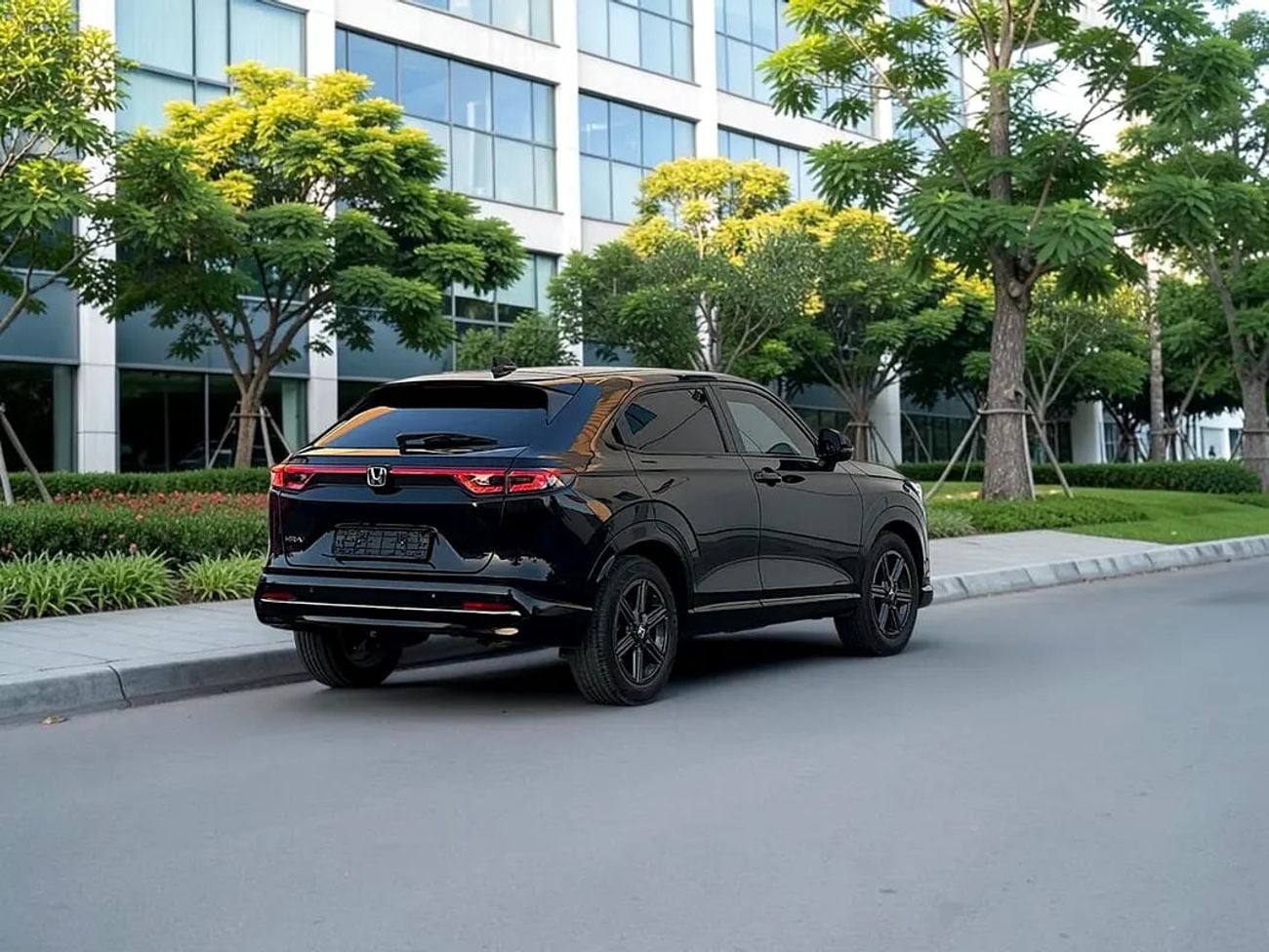 هوندا HRV 1,120 P.M | EX GCC Specs under warranty original paint