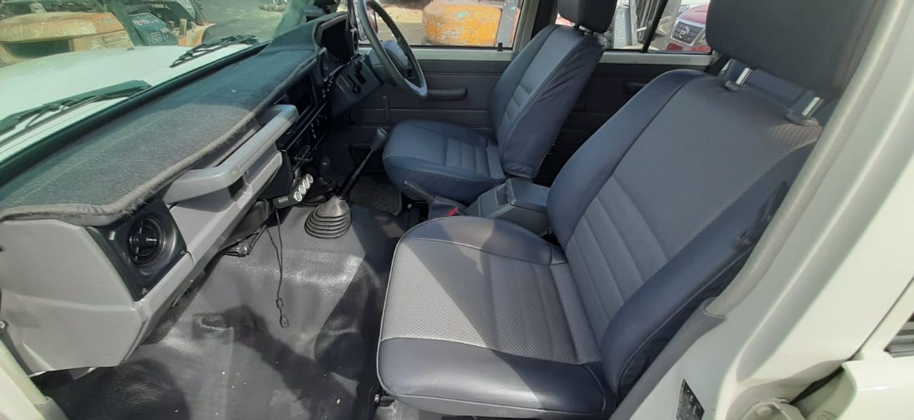 Toyota Land Cruiser 70 DIESEL  4.5L RIGHT HAND DRIVE