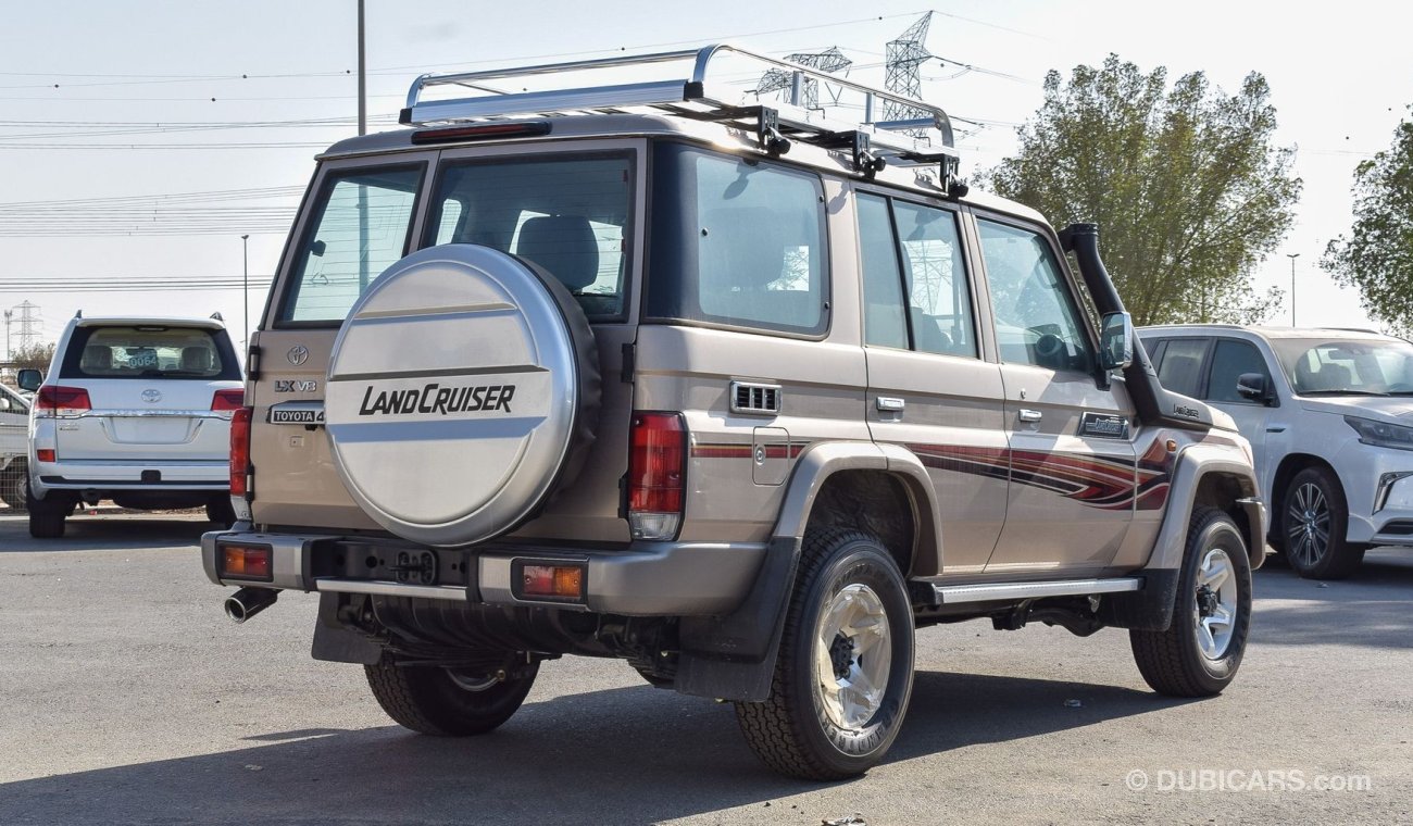 Mitsubishi Canter Van LX V8 4.5L