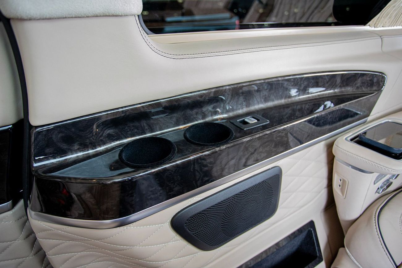 مرسيدس بنز V 300 Senzati GCC VIP Mercedes-Benz Approved Conversion