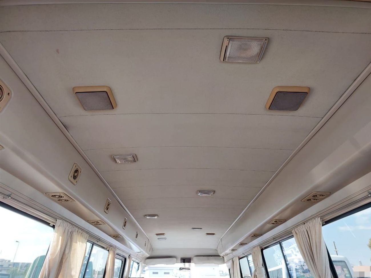 Toyota Coaster TOYOTA COASTER BUS RHD 1992 MODEL 4.1 L DIESEL MANUAL(PM03254)
