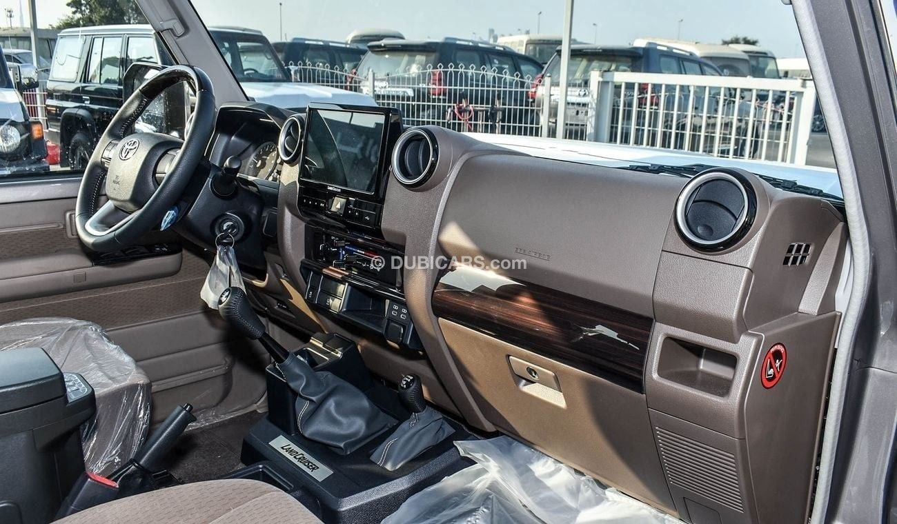 Toyota Land Cruiser 70 LX10 LC76 4.0l Petrol Manual 2024 Alloy wheels Coolbox DVD Chrome Bumper